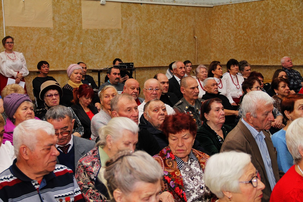 Каширские коммунисты отметили 105 лет Великого Октября праздничным концертом
