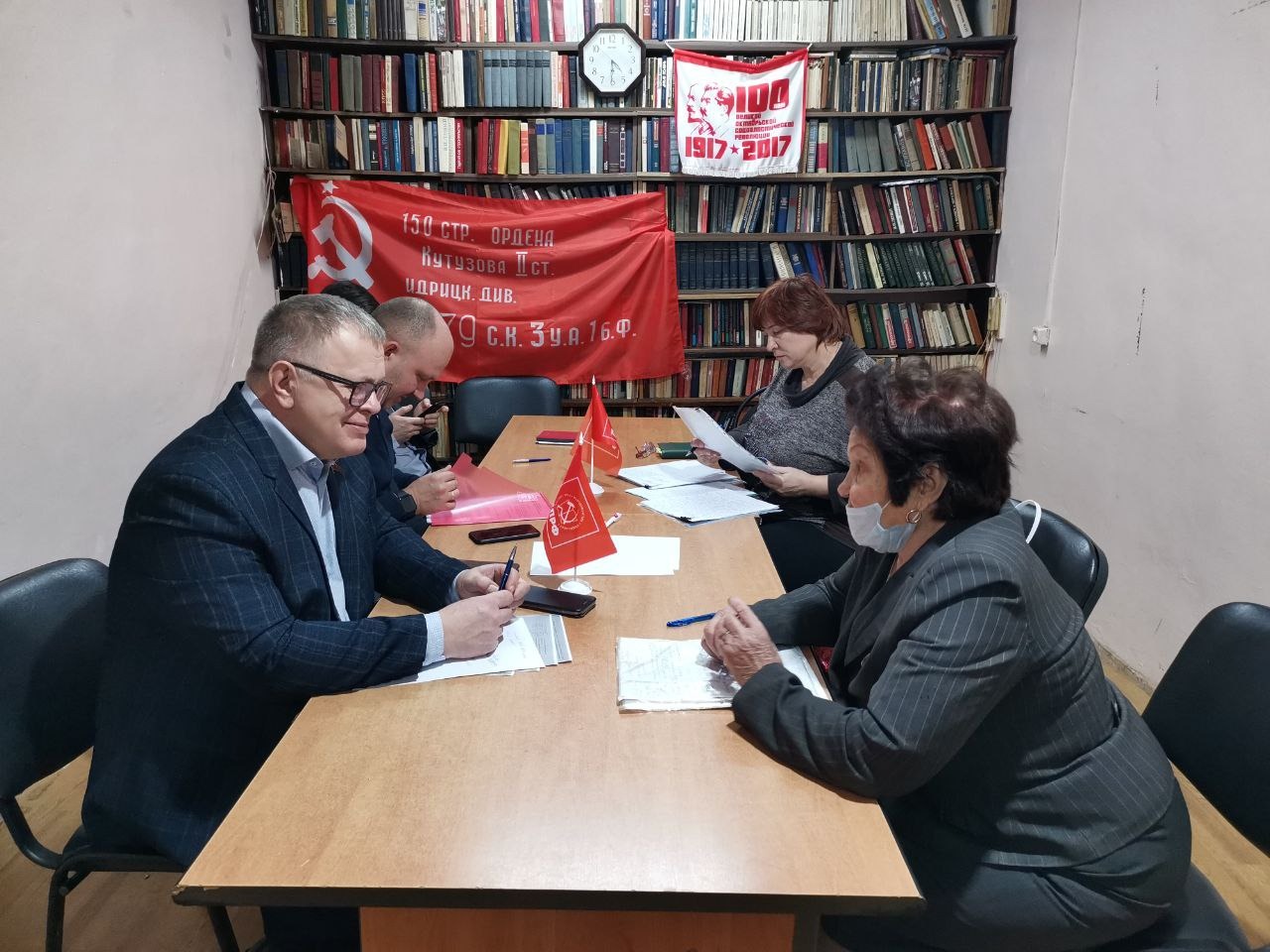 Руководитель фракции КПРФ Александр Наумов провёл приём граждан в Коломне