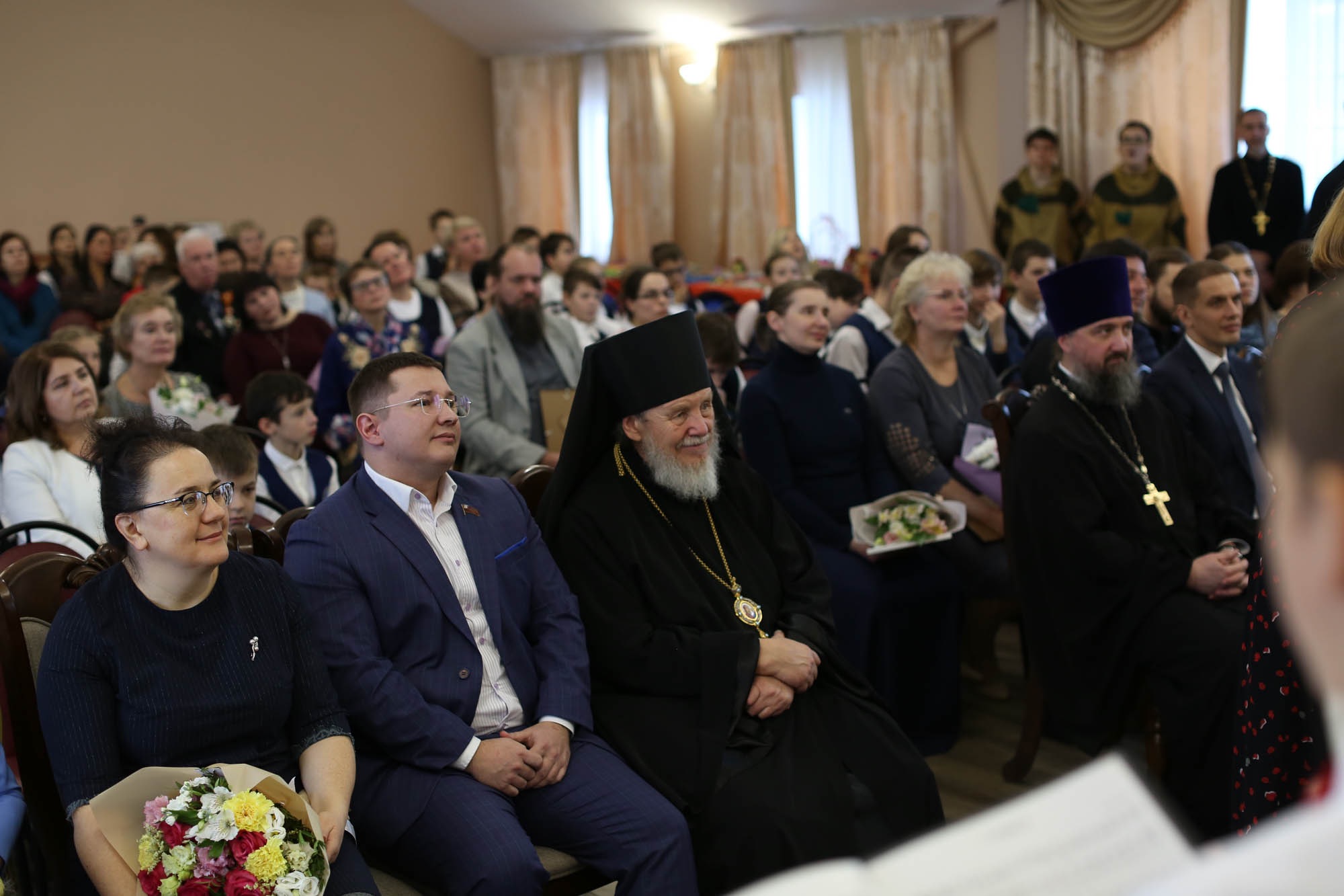 Депутат Мособлдумы Марк Черемисов поздравил с юбилеем Православную гимназию