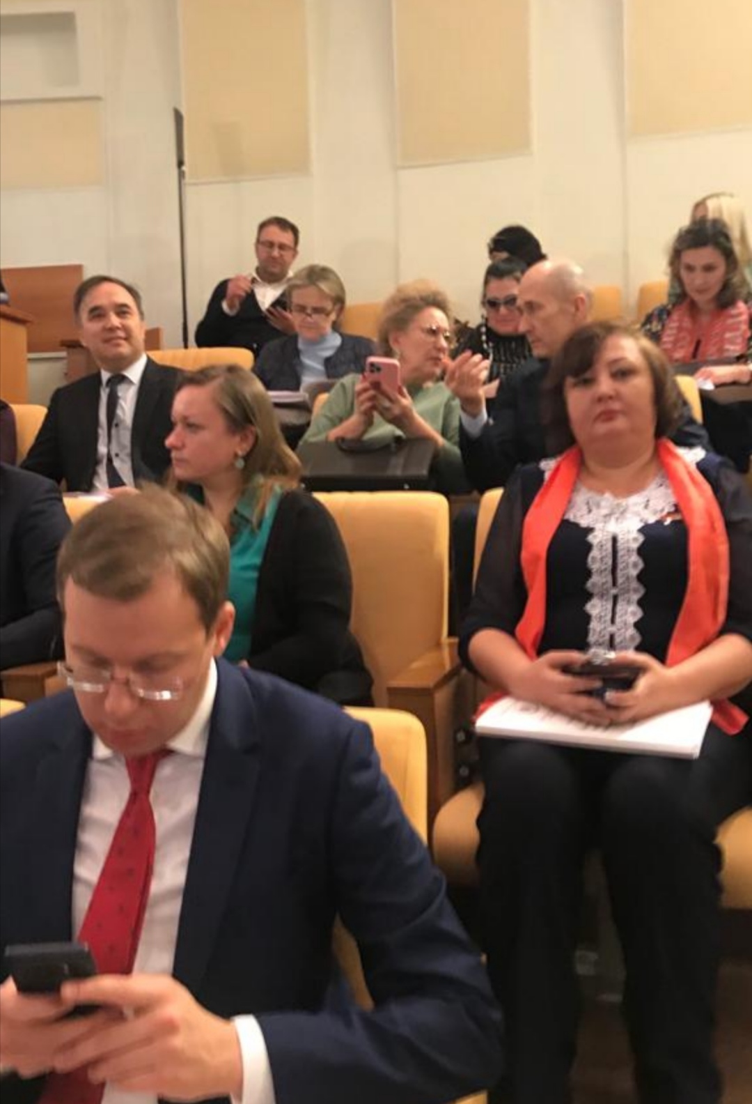 Лотошинские коммунисты приняли участие в парламентских слушаниях