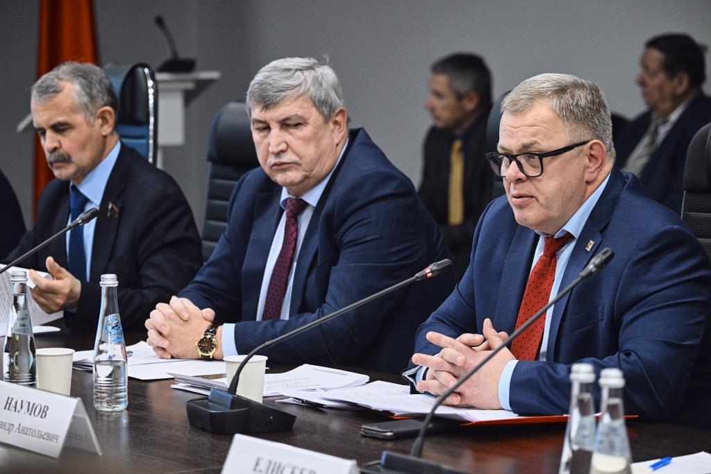 Одна из важнейших задач работы подмосковных коммунистов - развитие природоохранных территорий Московской области