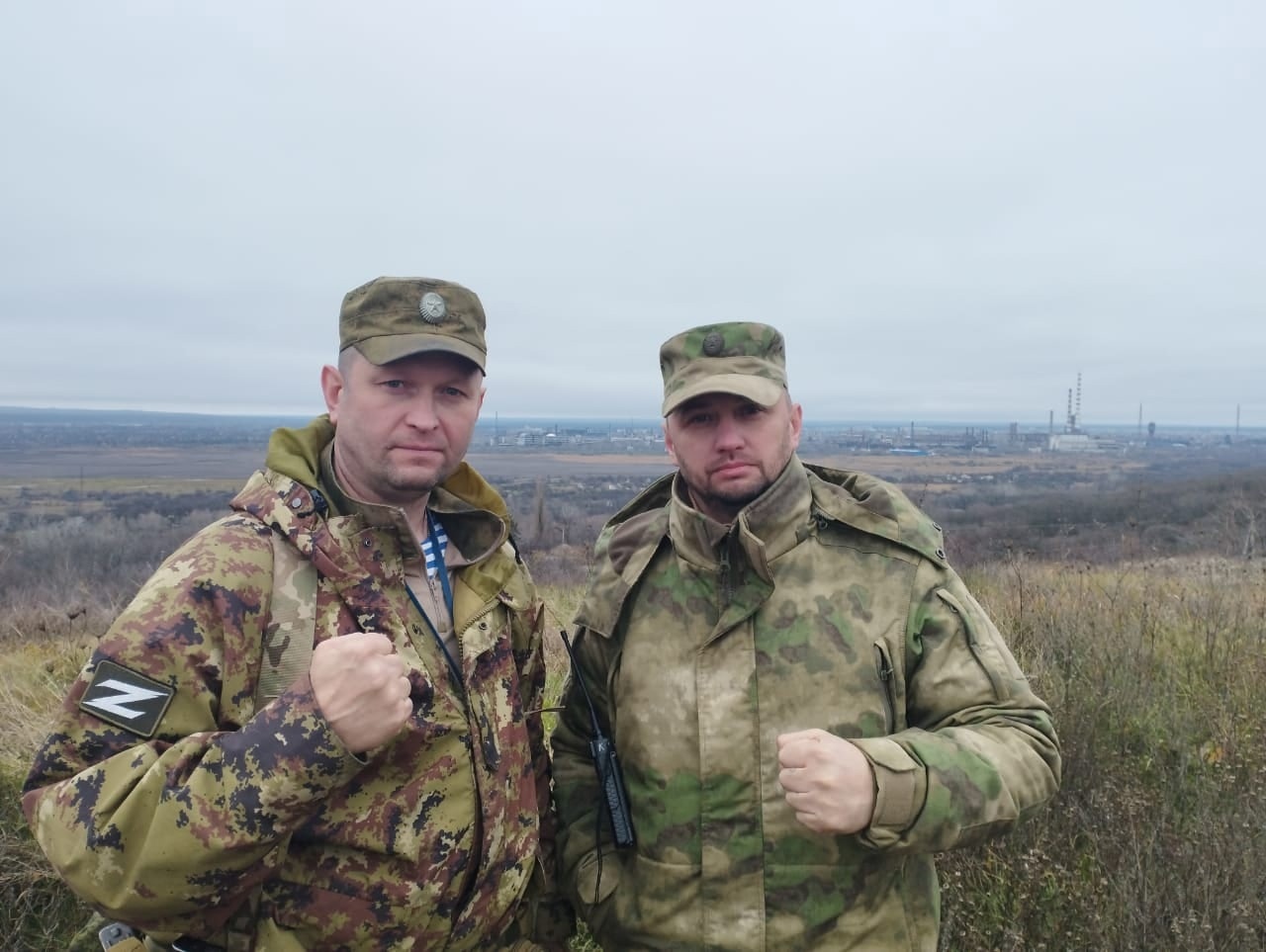 Служили два товарища