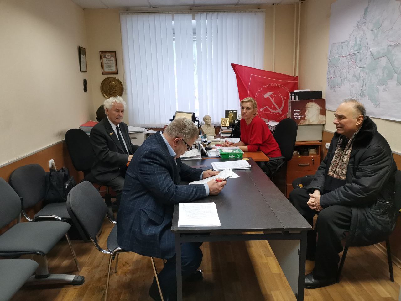 Руководитель фракции КПРФ в Мособлдуме Александр Наумов провёл приём граждан в Ленинском городском округе