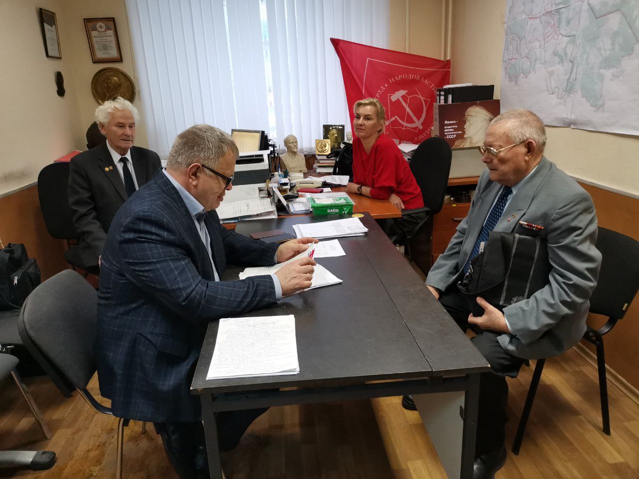Руководитель фракции КПРФ в Мособлдуме Александр Наумов провёл приём граждан в Ленинском городском округе