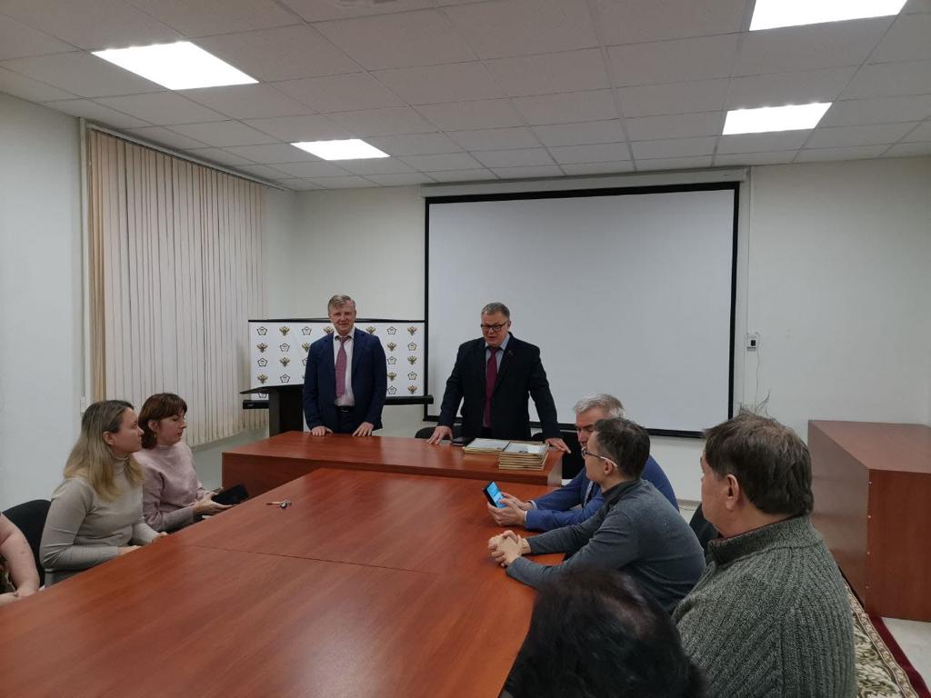 Руководитель фракции КПРФ в Мособлдуме Александр Наумов посетил с рабочим визитом ФГБНУ «ФИЦ картофеля им. А.Г. Лорха» и филиал ФИЦ картофеля НИИ крахмалопродуктов в Красково
