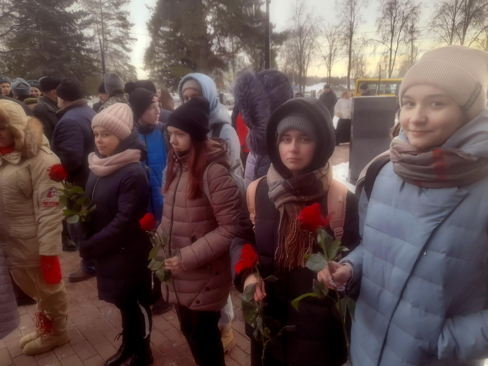 Накануне Дня Неизвестного солдата, в Озёрах почтили память павших воинов