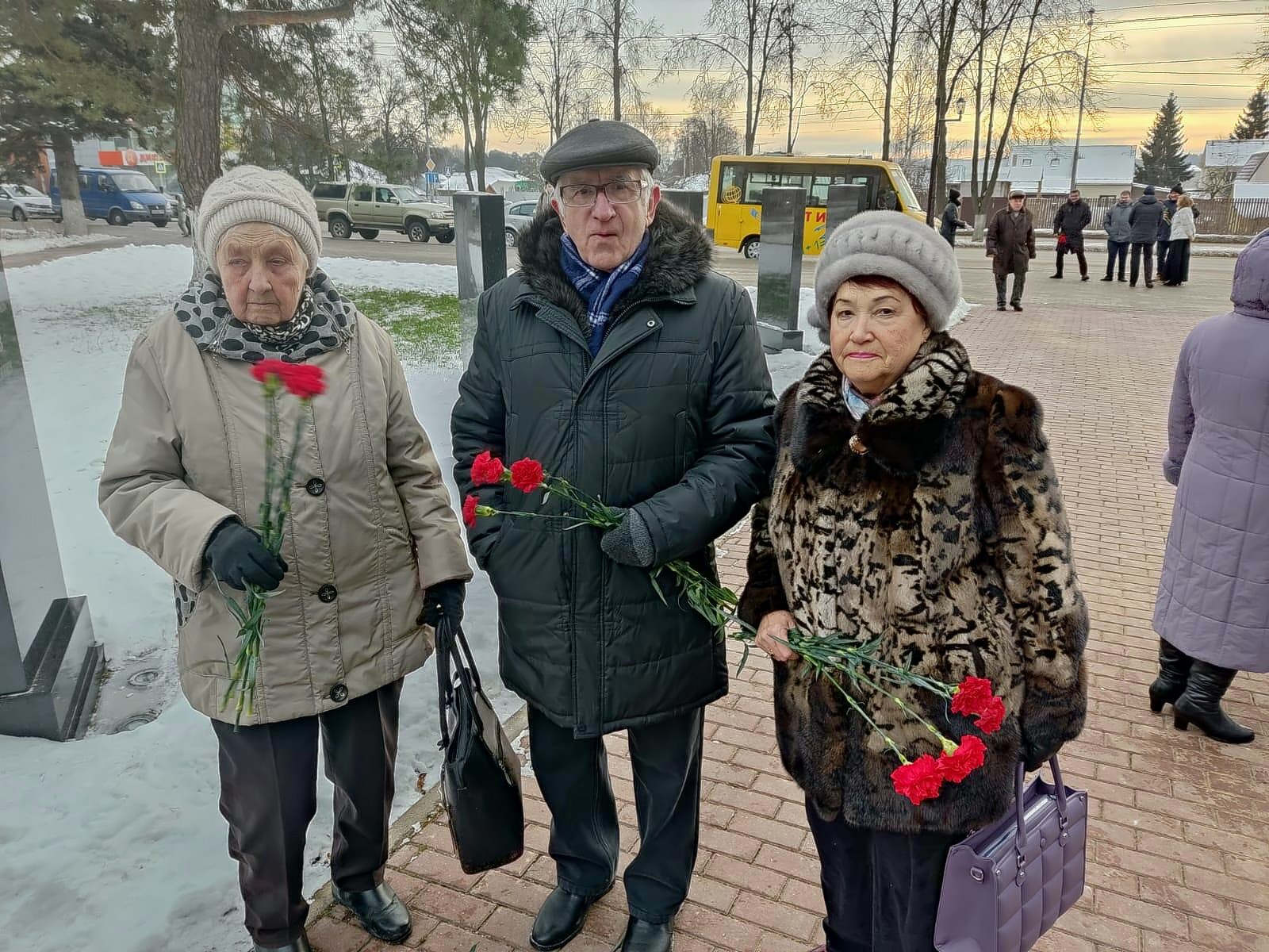Накануне Дня Неизвестного солдата, в Озёрах почтили память павших воинов