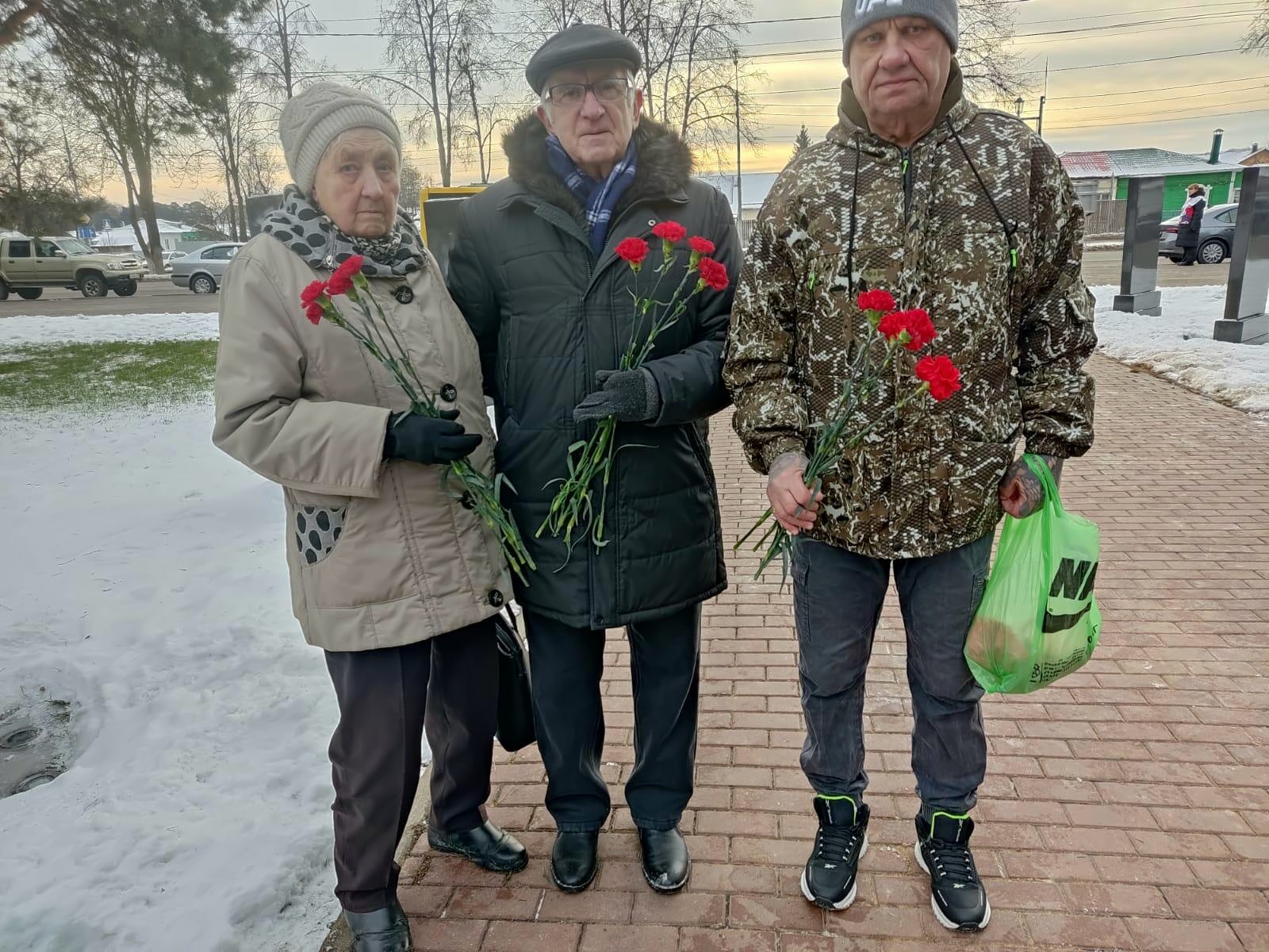 Накануне Дня Неизвестного солдата, в Озёрах почтили память павших воинов