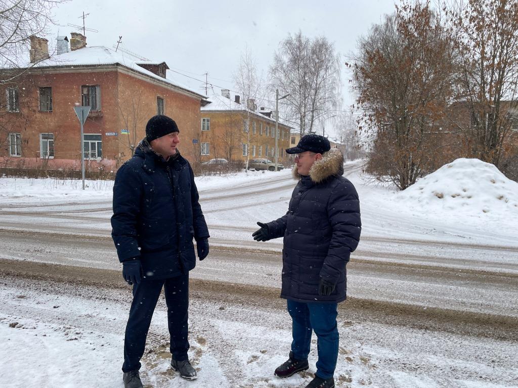 Обход территории г.о. Лосино-Петровский в период обильного снегопада депутатом Мособлдумы Марком Черемисовым