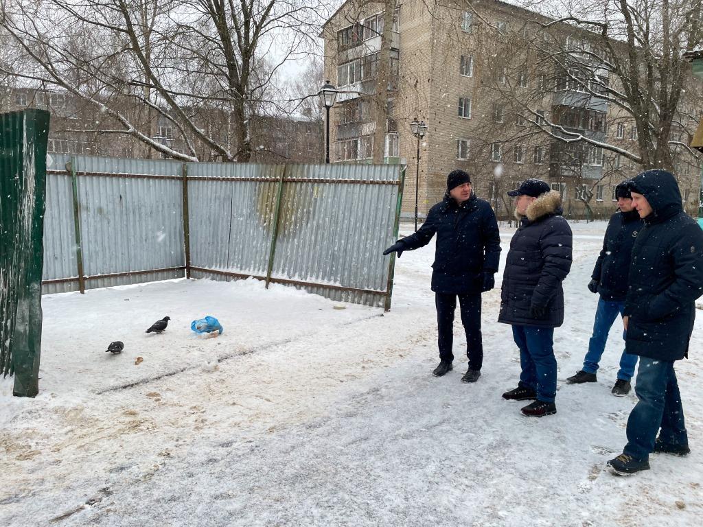 Обход территории г.о. Лосино-Петровский в период обильного снегопада депутатом Мособлдумы Марком Черемисовым