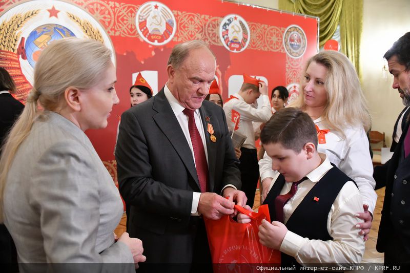 В Москве состоялся праздничный концерт, посвященный 100-летию СССР