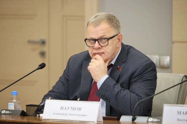 Руководитель фракции КПРФ в Мособлдуме Александр Наумов принял участие в заседании круглого стола к 100-летию СССР в Мосгордуме
