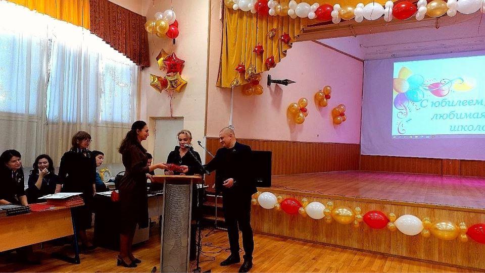 Депутаты КПРФ Фрязино, поздравили с 55-летнем юбилеем МБОО СОШ №4 г.о. Фрязино