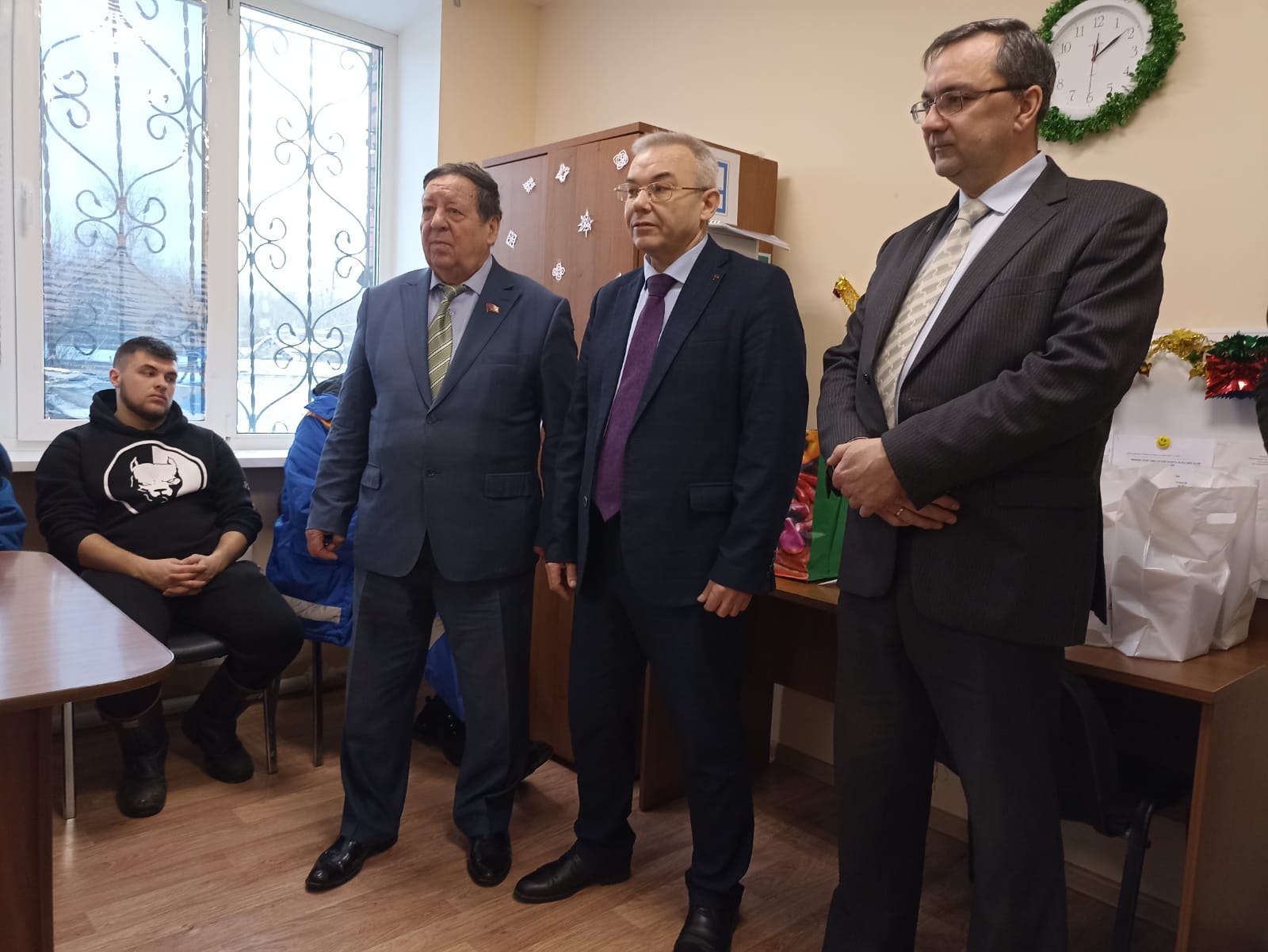 По поручению руководителя фракции КПРФ Мособлдумы Александра Наумова состоялось награждение работников предприятий г.о. Кашира