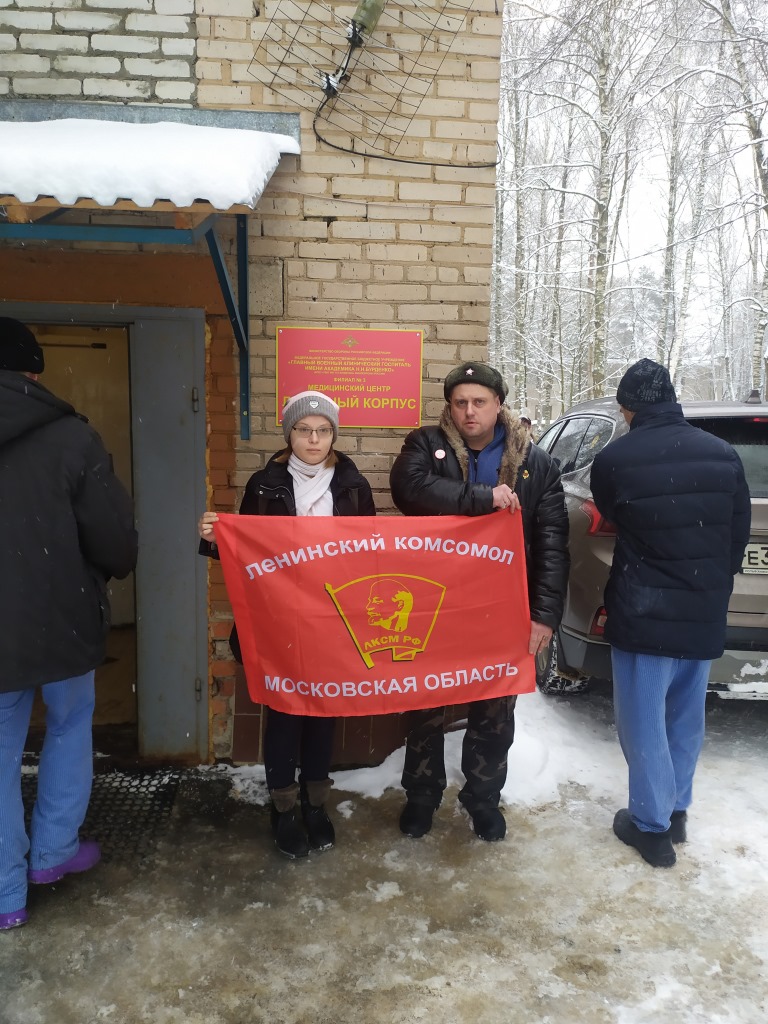 Своих не бросаем
