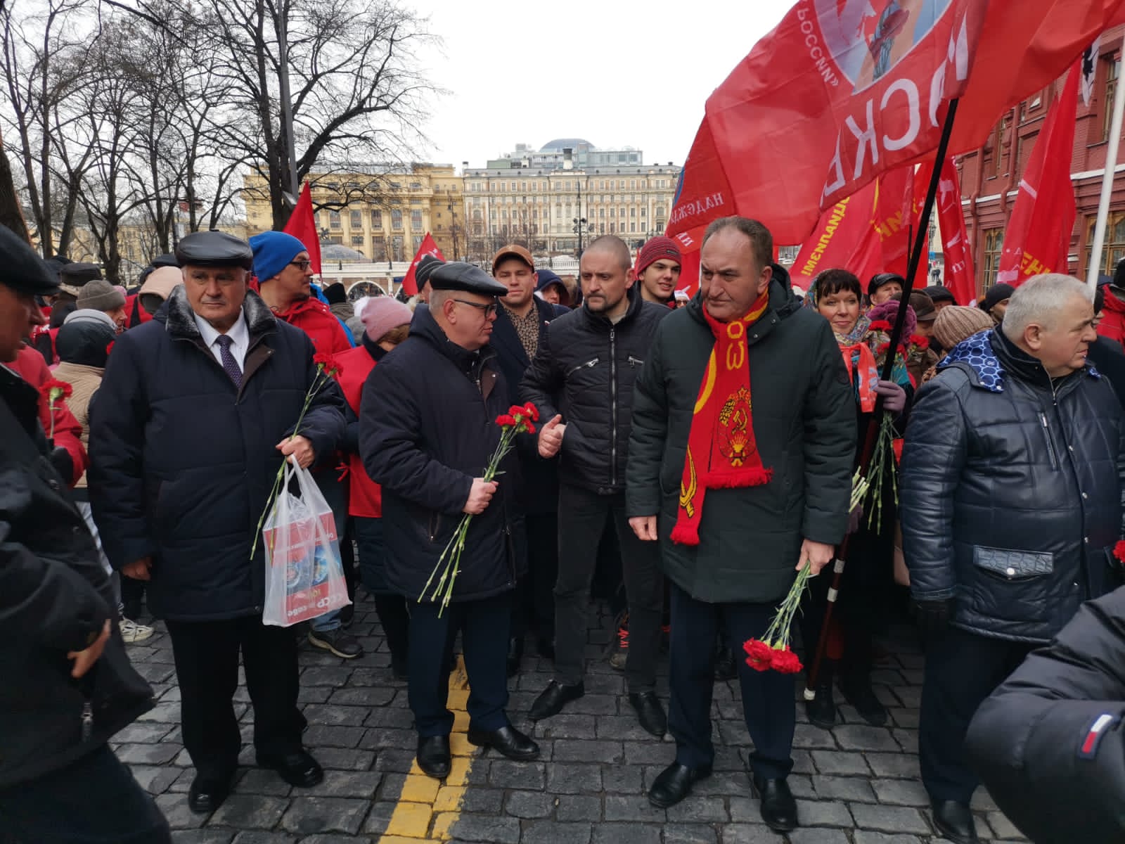 «Учиться у Ленина побеждать!»