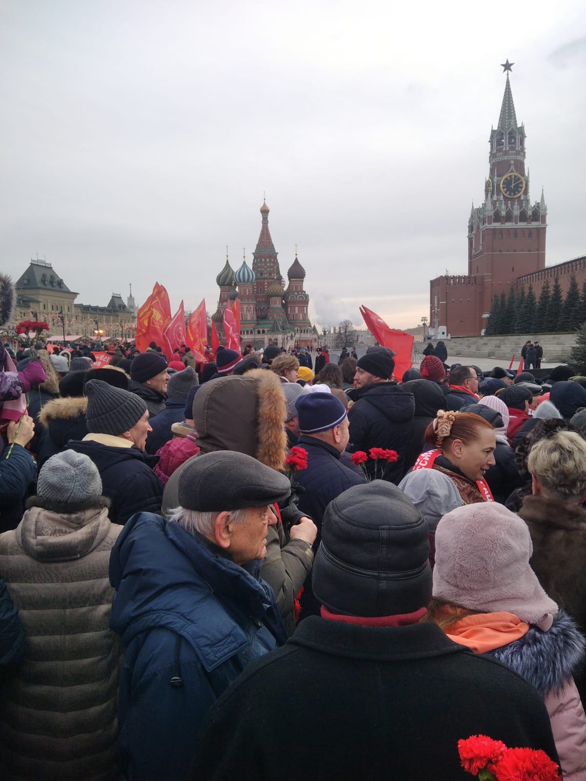 Коммунисты и комсомольцы Балашихи почтили память В.И.Ленина