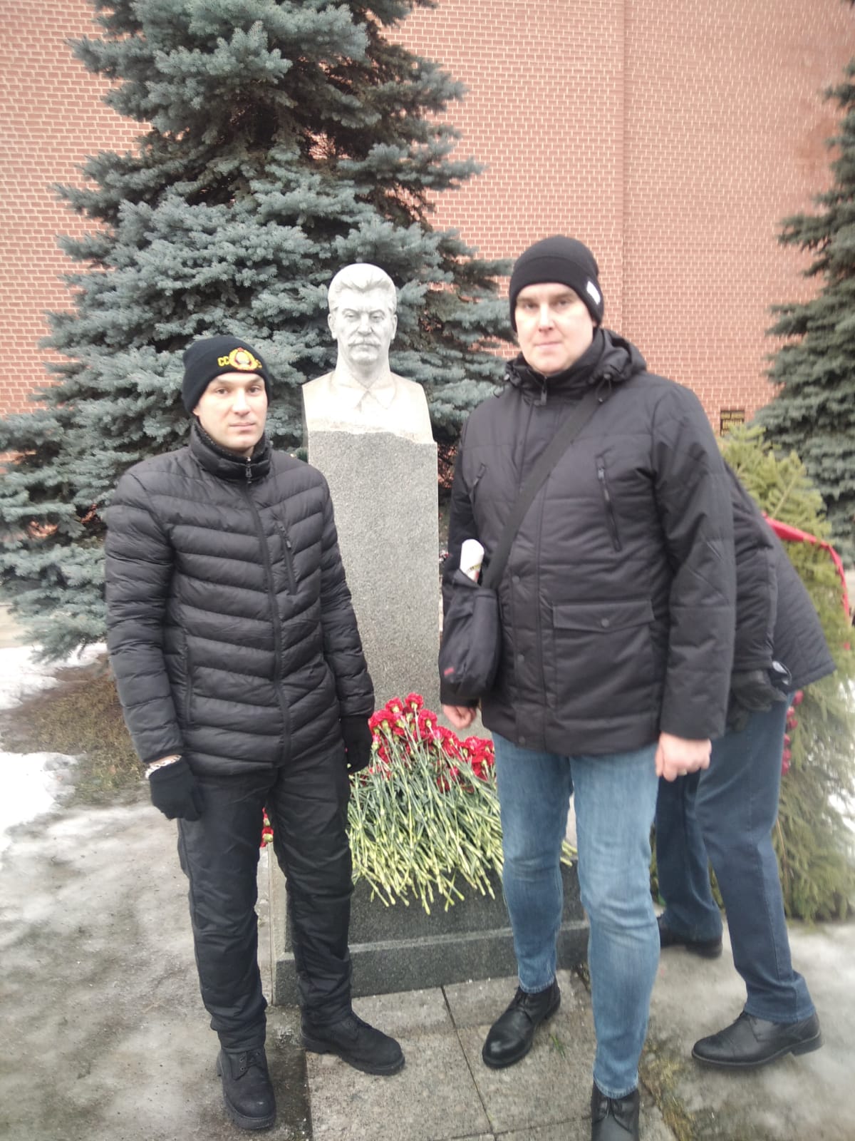 Коммунисты и комсомольцы Балашихи почтили память В.И.Ленина