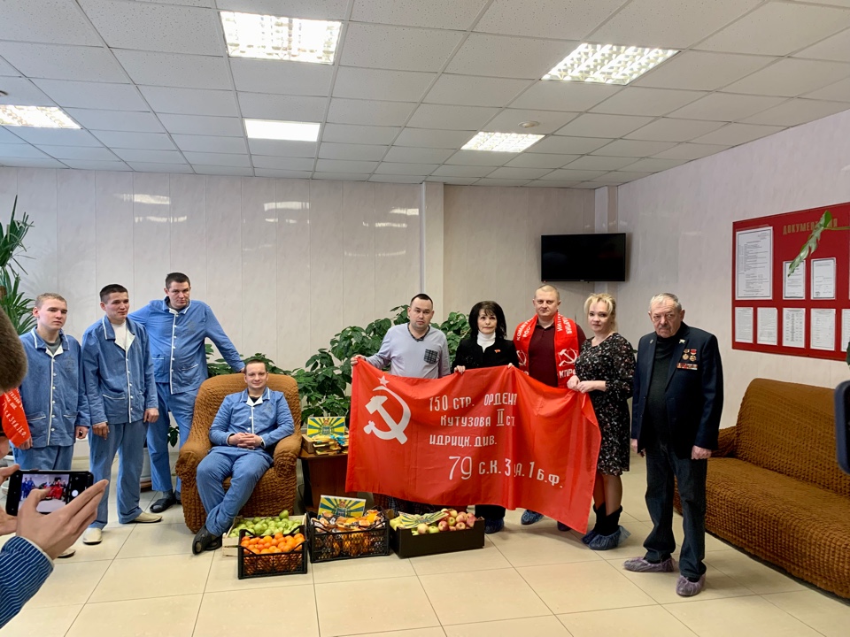 Депутаты наукограда Фрязино фракции КПРФ совместно при поддержке ГКОУ МО КШИ с ПЛП г. Фрязино с председателем ВЖС «Надежда России» Пушкиной М.Г. посетили военно-клинический госпиталь