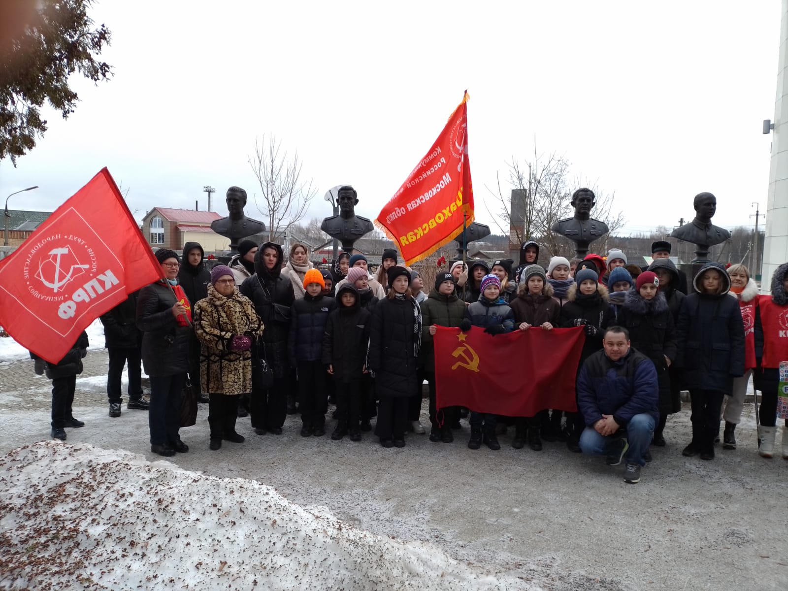 Шаховские коммунисты чтут память о советских солдатах!