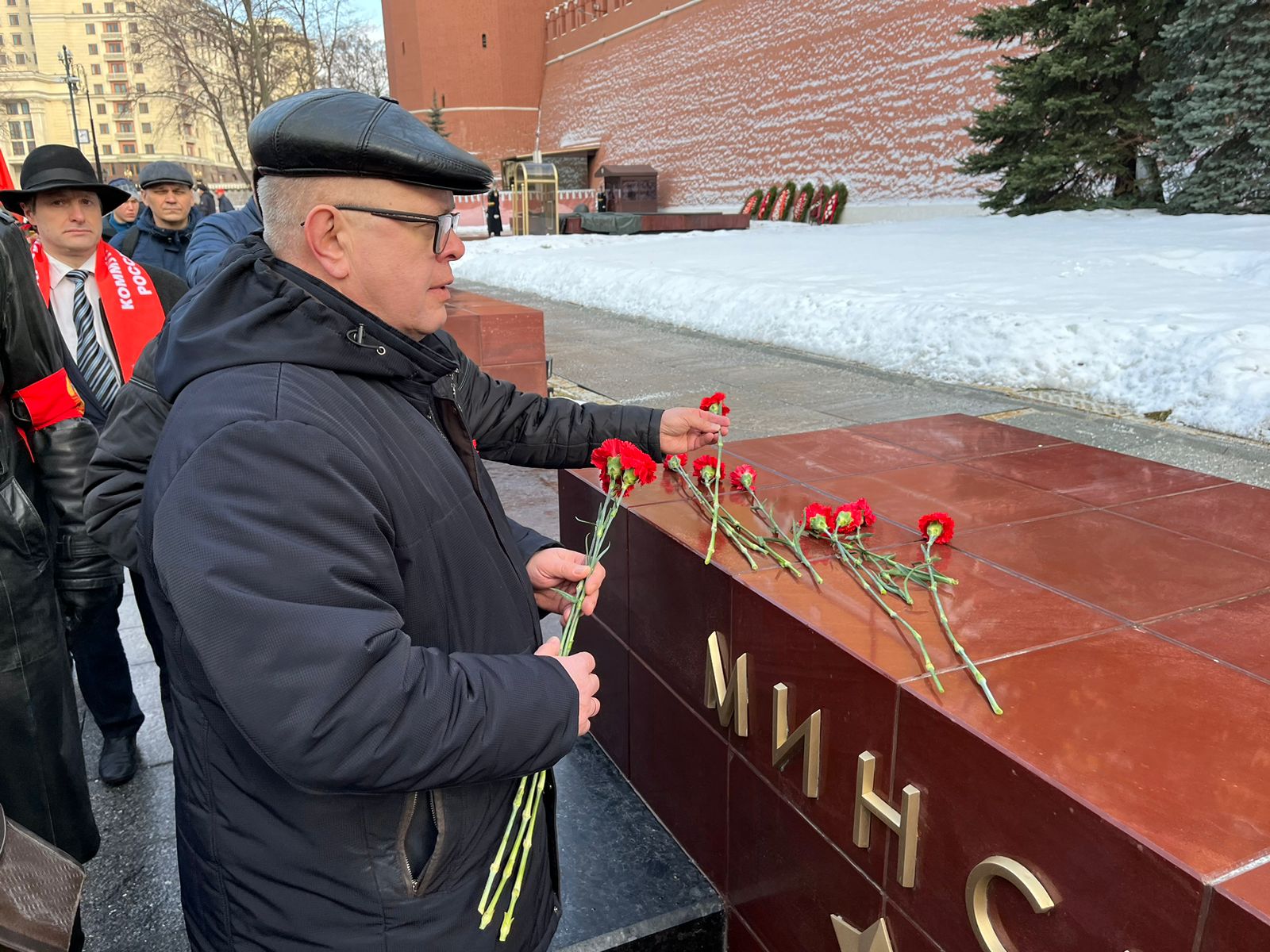 Под Красным Знаменем Сталинграда – к новым победам!