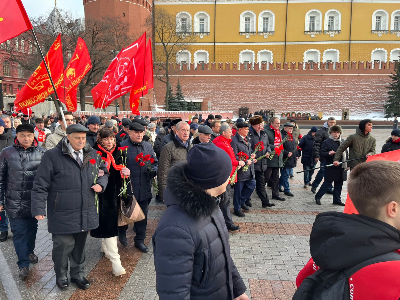 Под Красным Знаменем Сталинграда – к новым победам!