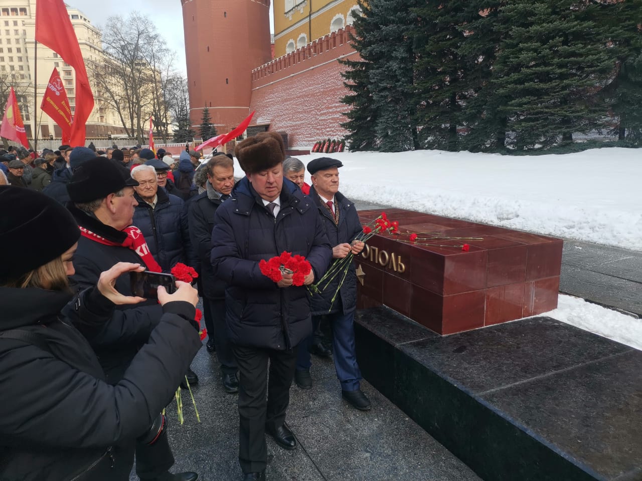 Под Красным Знаменем Сталинграда – к новым победам!