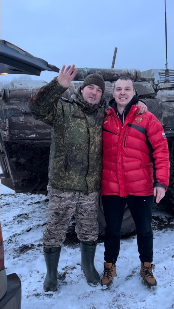 Одинцовские коммунисты помогают бойцам