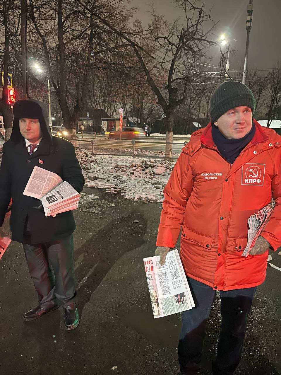 Подольские коммунисты начали раздачу газеты «Подмосковная правда»
