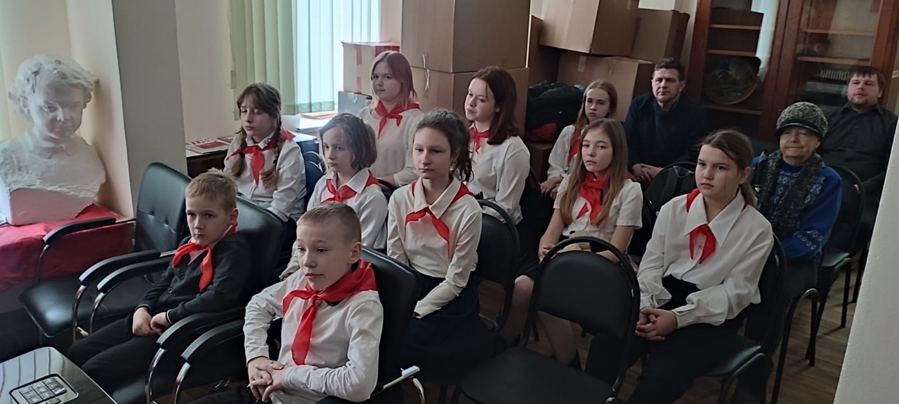 Пионер для всех пример!