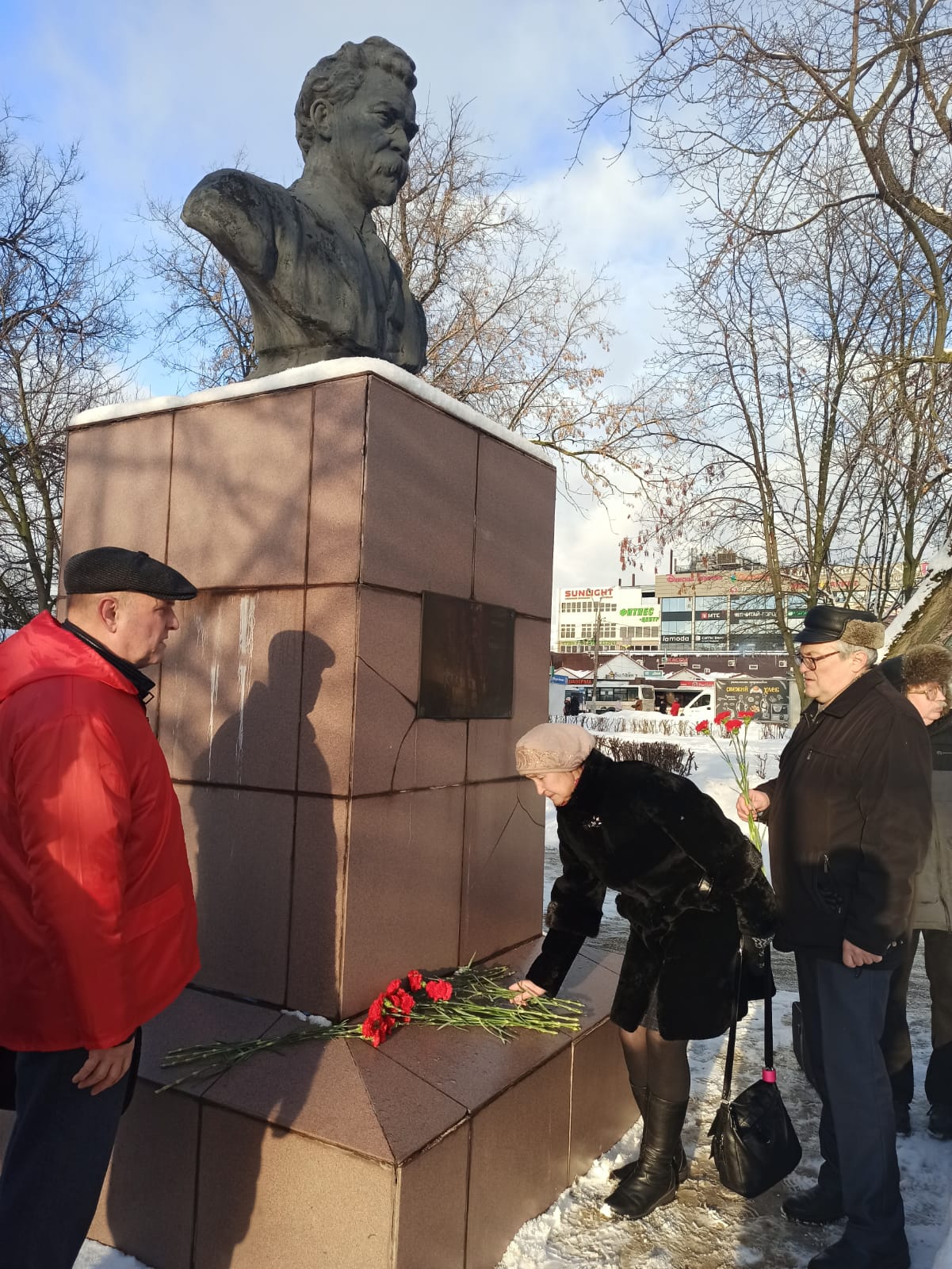 Цветы Виктору Павловичу Ногину