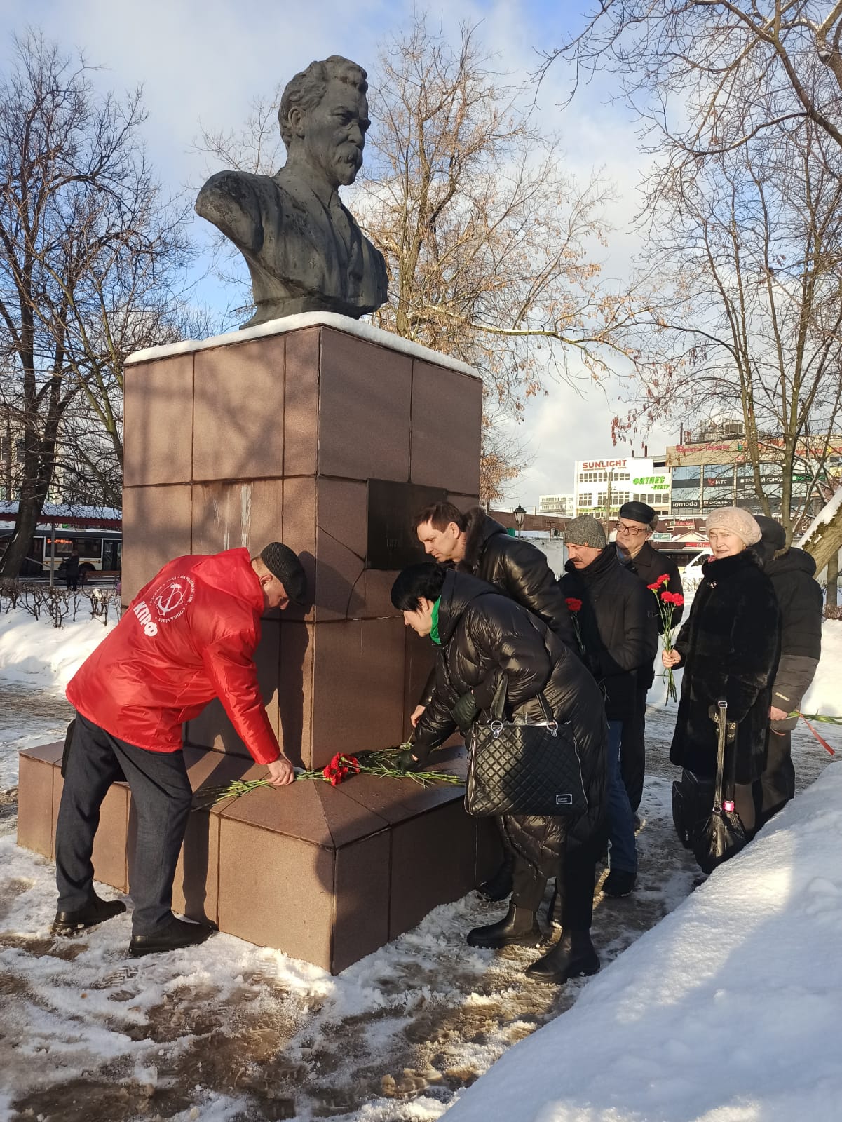 Цветы Виктору Павловичу Ногину