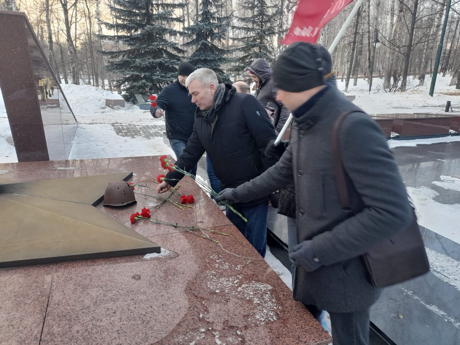Люберецкие коммунисты провели автопробег в честь юбилея партии
