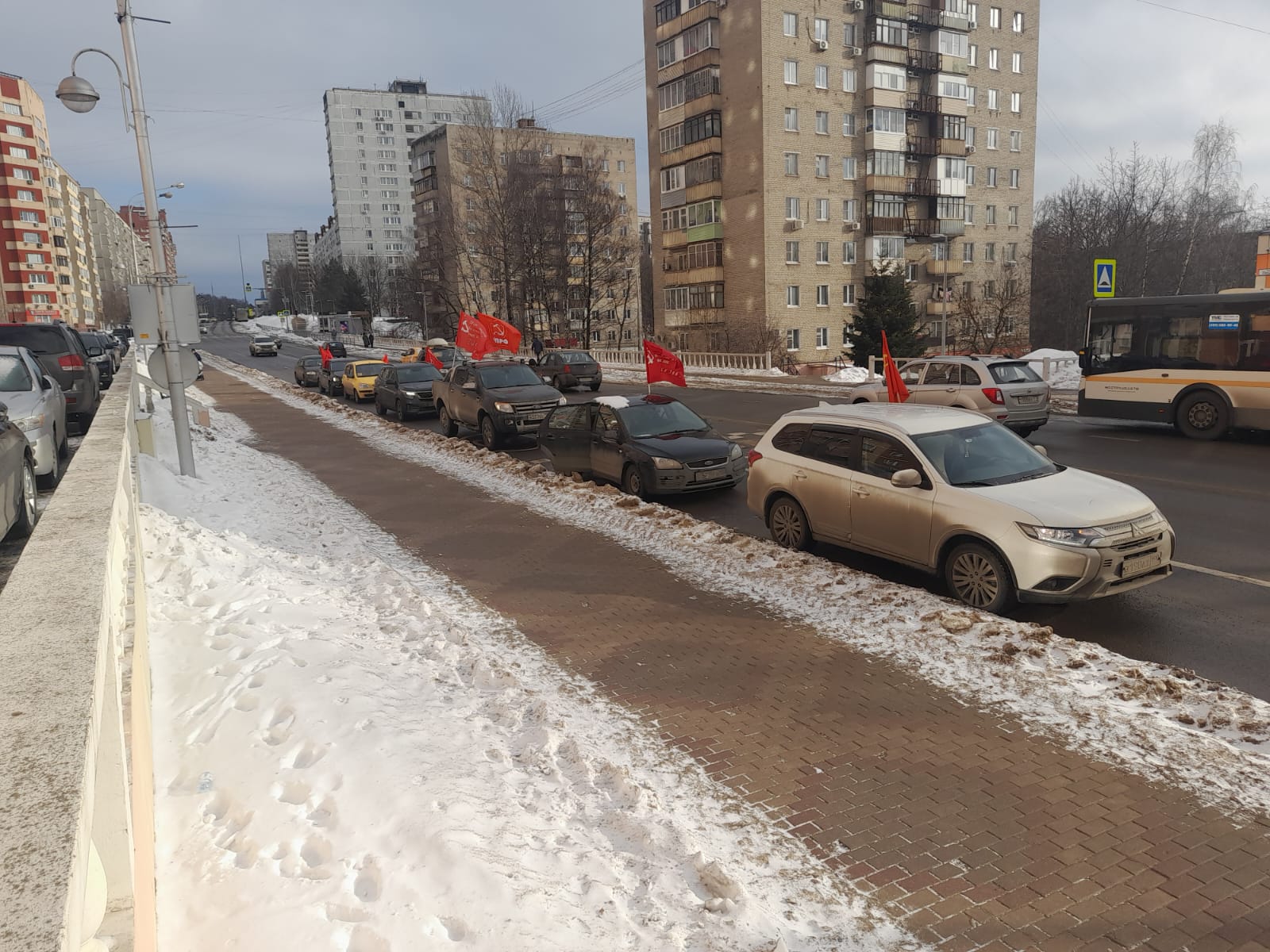 Люберецкие коммунисты провели автопробег в честь юбилея партии
