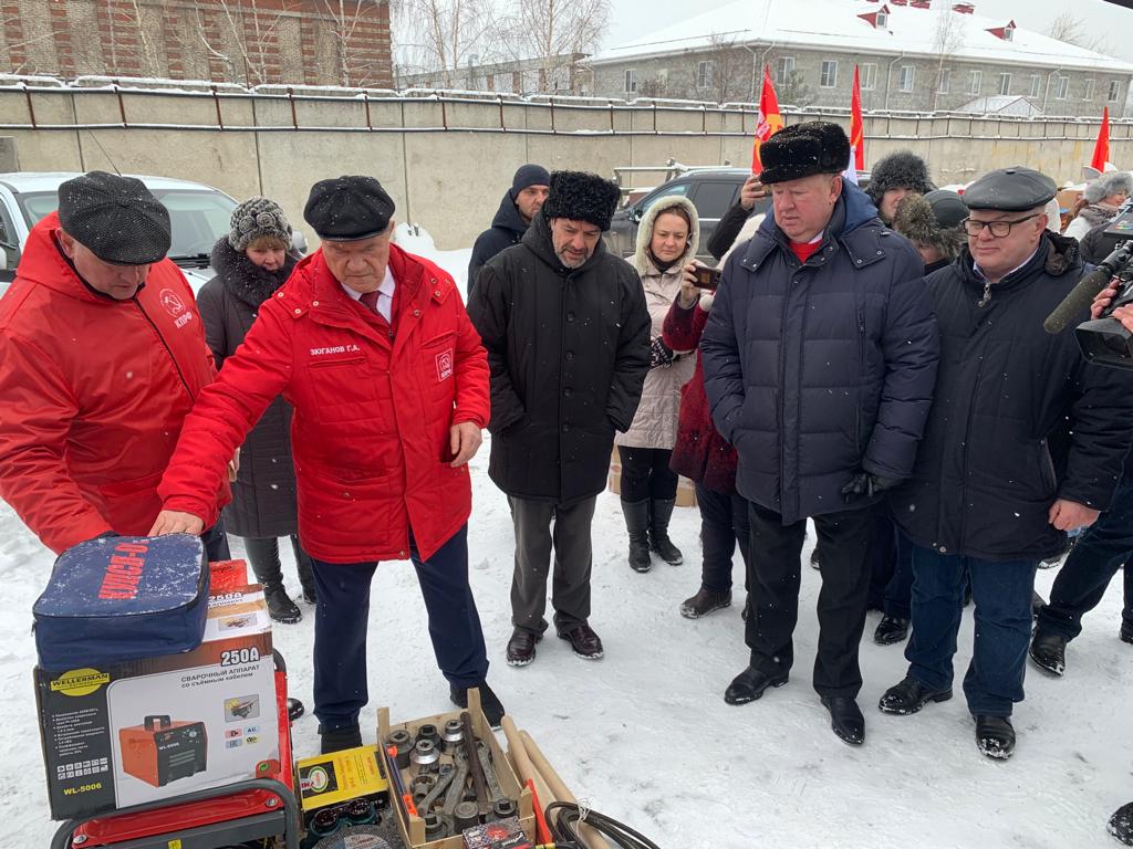 105-й юбилейный гуманитарный конвой от КПРФ ушел на Донбасс