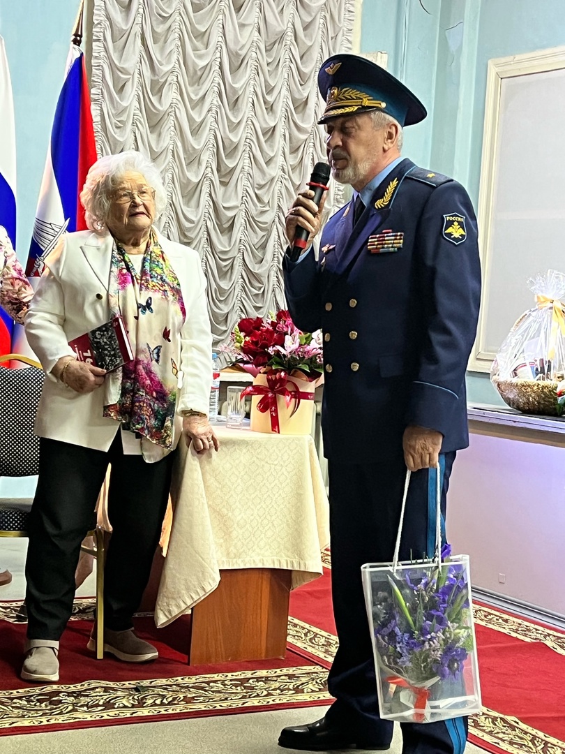 Поздравления для легендарной женщины!