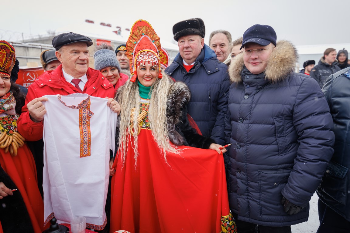 Сохраняя русские традиции Балашихинский ГК КПРФ принял участие в отправке 105-го гумконвоя на Донбасс