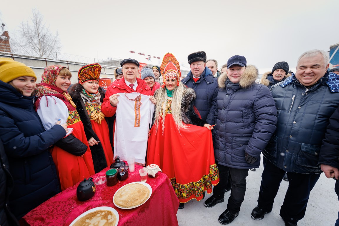 Сохраняя русские традиции Балашихинский ГК КПРФ принял участие в отправке 105-го гумконвоя на Донбасс