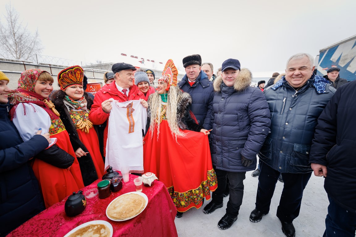 Сохраняя русские традиции Балашихинский ГК КПРФ принял участие в отправке 105-го гумконвоя на Донбасс