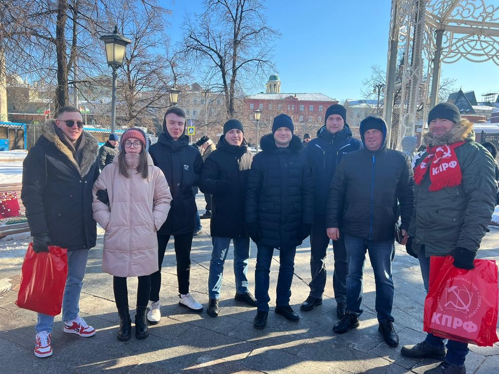 Клинские коммунисты приняли участие в мероприятии посвящённом Дню Советской армии и Военно-морского флота
