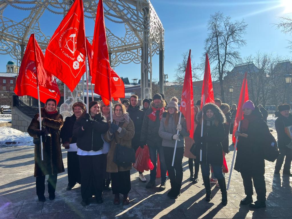Клинские коммунисты приняли участие в мероприятии посвящённом Дню Советской армии и Военно-морского флота