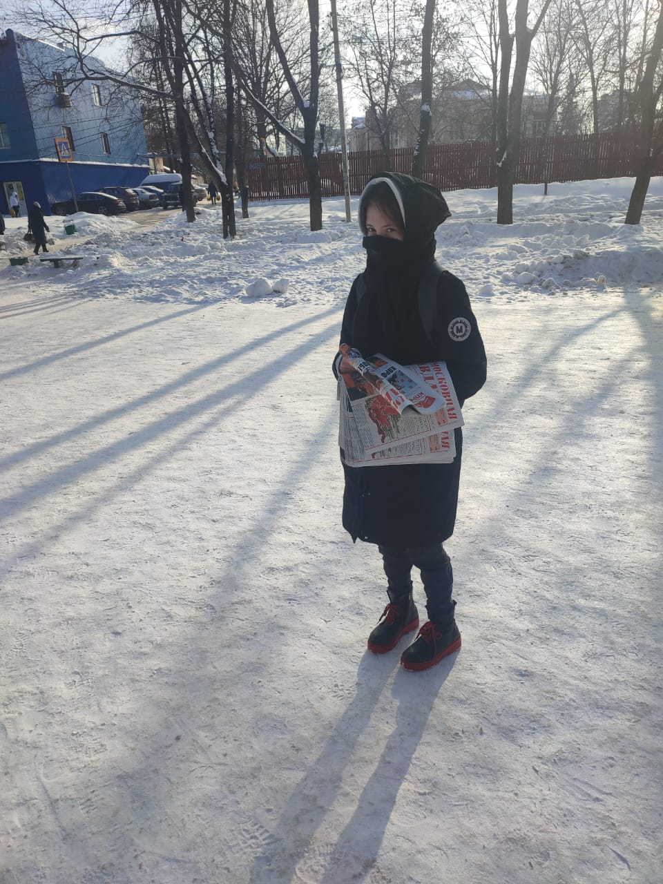 Активисты КПРФ совместно с комсомольцами г. Лобня провели акцию по раздаче партийной прессы