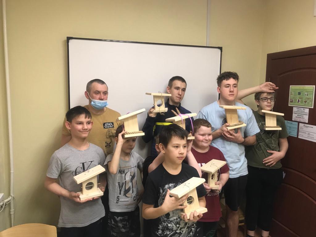 Королёвские коммунисты в праздничные дни провели мастер-класс для детей семейного центра помощи семье и детям «Королёвский» реабилитационного центра «Забота»