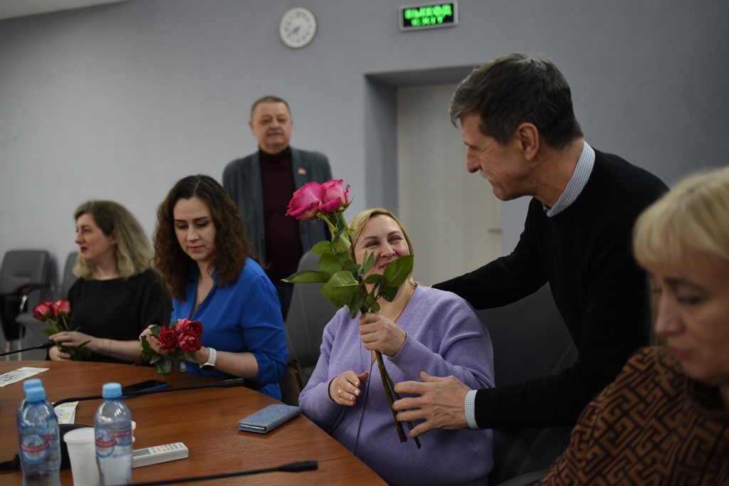 Депутаты фракции КПРФ Фрязино провели круглый стол с матерями, женам участников СВО