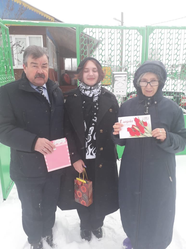 Электрогорские коммунисты поздравили женщин с 8 марта