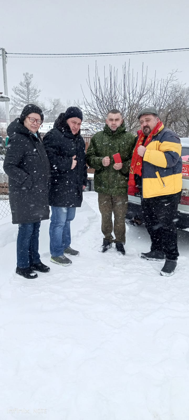 Шаховские коммунисты своих не бросают!