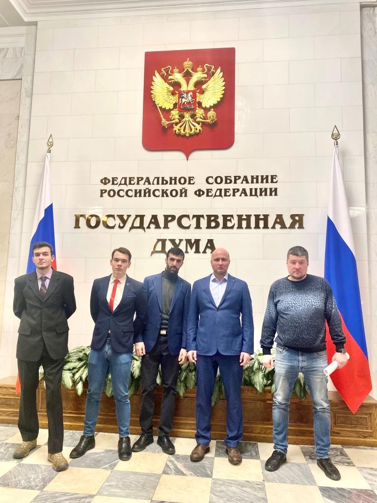 Необходимо радикальное изменение нынешней экономической модели. Необходима национализация, мобилизация и новая индустриализация!