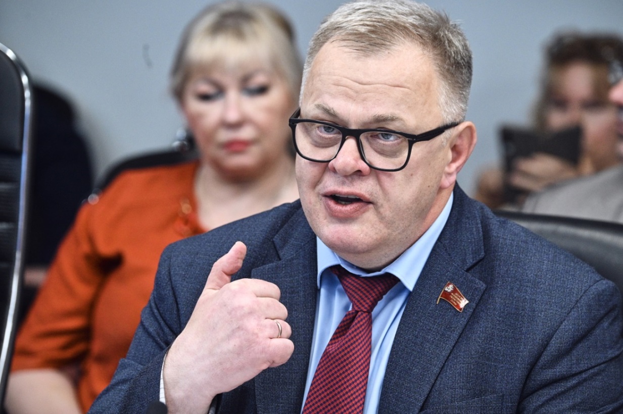 Отчет о работе заместителя Председателя Мособлдумы, руководителя фракции КПРФ Александра Наумова за 2022 г.