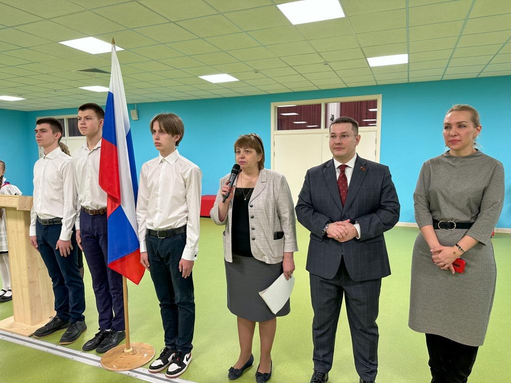 Депутат Мособлдумы Марк Черемисов посетил патриотические мероприятия в МБОУ «ЦО «Богородский»