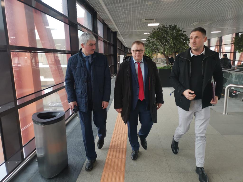 Руководитель фракции КПРФ Александр Наумов посетил с рабочим визитом международный аэропорт Шереметьево